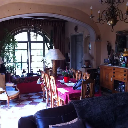 Domaine De Roques Bed and Breakfast Καστρ