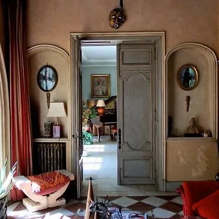 Domaine De Roques Bed and Breakfast Καστρ