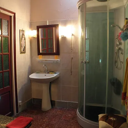 Bed and Breakfast Domaine De Roques
